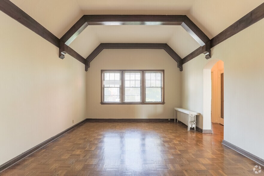 More Photos Of 211 S 37th St, Omaha Apartments For Sale