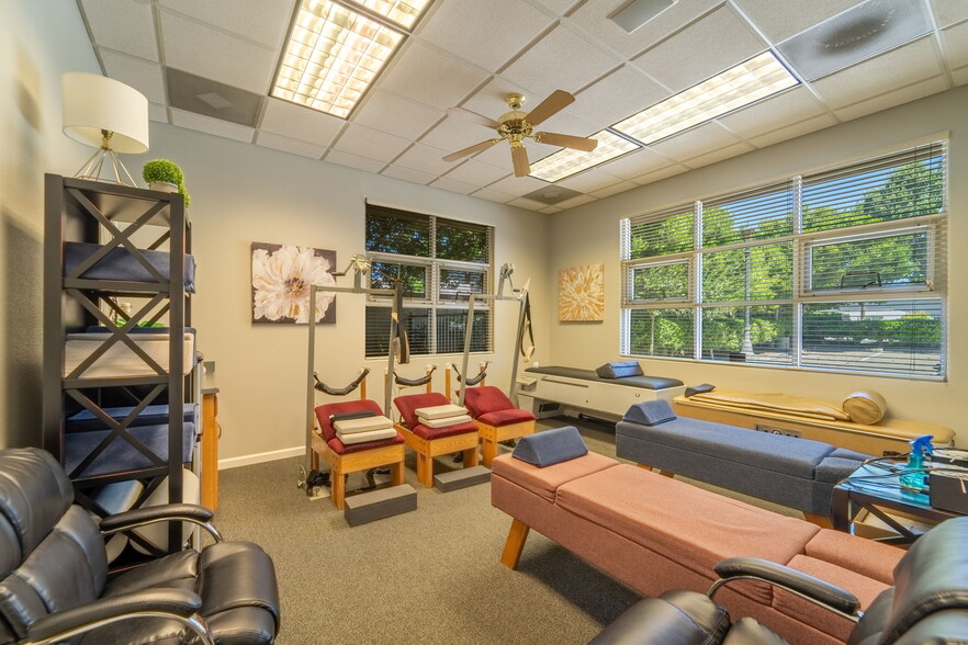 More Photos Of 1444 W Main St, Ripon Medical For Lease