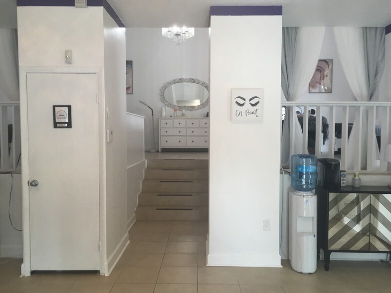 More Photos Of 3215-3217 S Macdill, Tampa Unknown For Lease