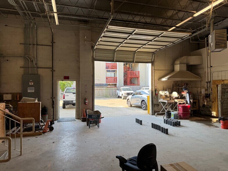 More Photos Of 724 Central Ave, New Orleans Light Distribution For Sale