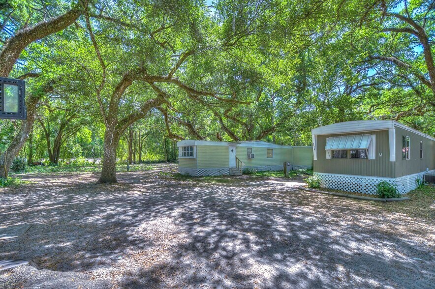 More Photos Of 20303 Old Somerset Acres Ln, Spring Hill Manufactured Housing Mobile Home Park For Sale