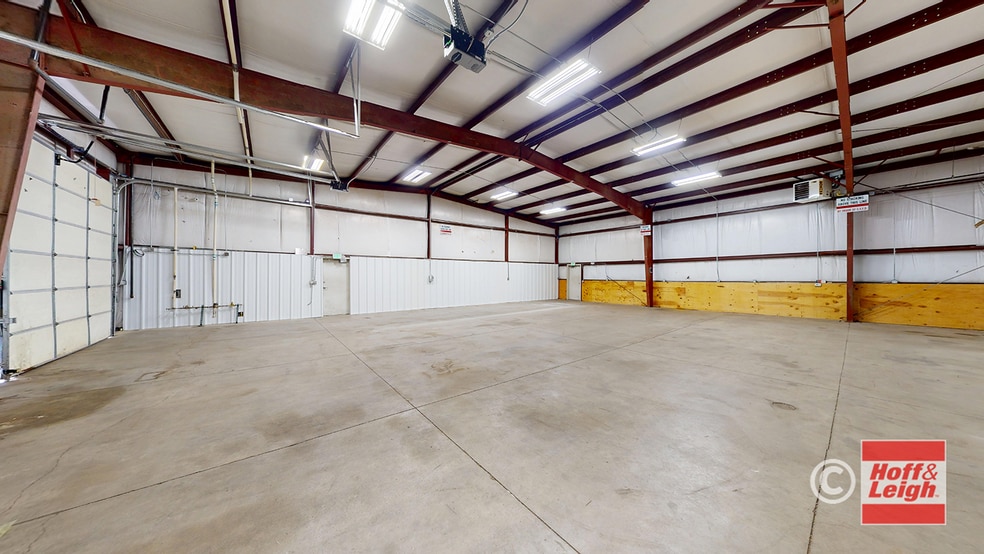 More Photos Of 4605 Town Center Dr, Colorado Springs Warehouse For Lease