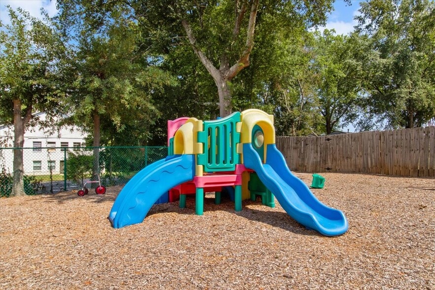 More Photos Of 57 Merritt St SE, Marietta Daycare Center For Sale