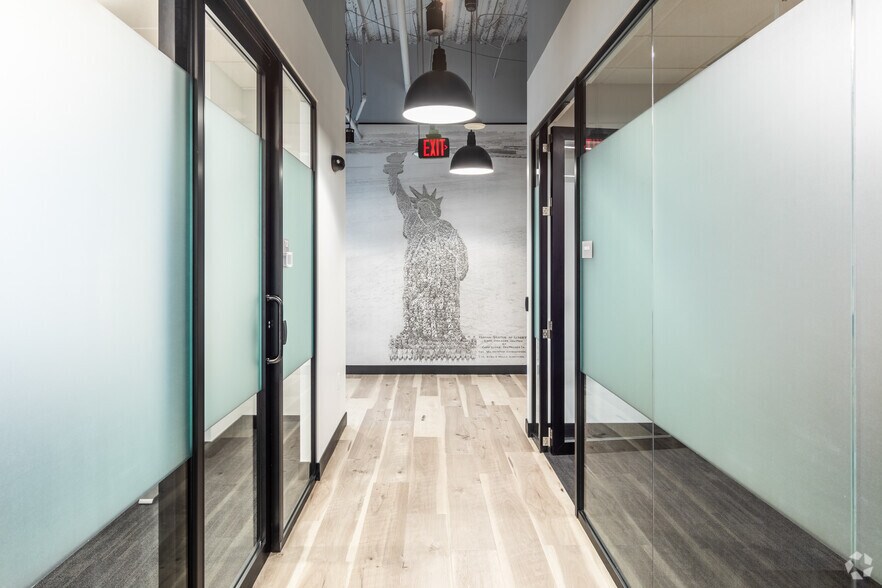 More Photos Of 2300 Wilson Blvd, Arlington Coworking Space