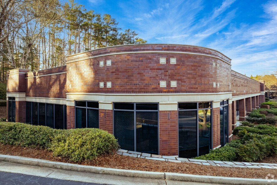 More Photos Of 1000 Mansell Exchange W, Alpharetta Unknown For Lease