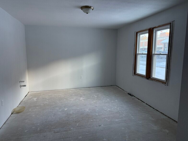 More Photos Of 213 S Adams St, Saint Croix Falls Medical For Lease