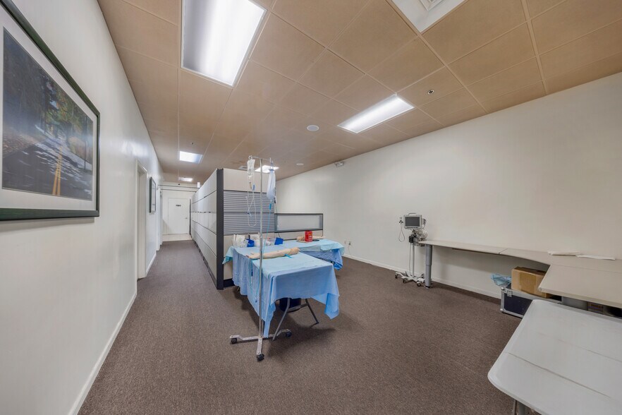 More Photos Of 2860 W State Road 84, Fort Lauderdale Office For Sale