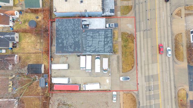 More Photos Of 13920 E 9 Mile Rd, Warren Warehouse For Lease