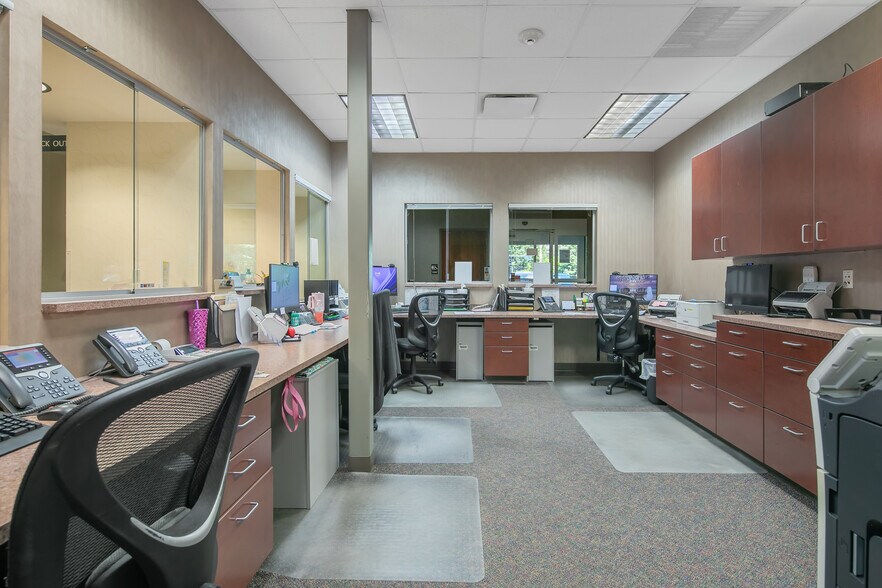 More Photos Of 6000 Ramsey St, Fayetteville Office For Sale