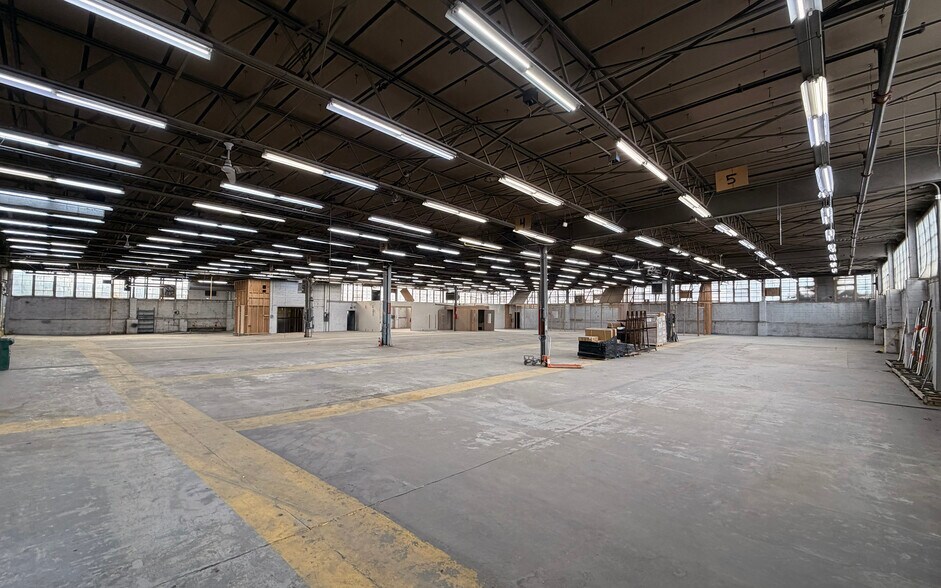More Photos Of 150 N Macquesten Pky, Mount Vernon Warehouse For Lease