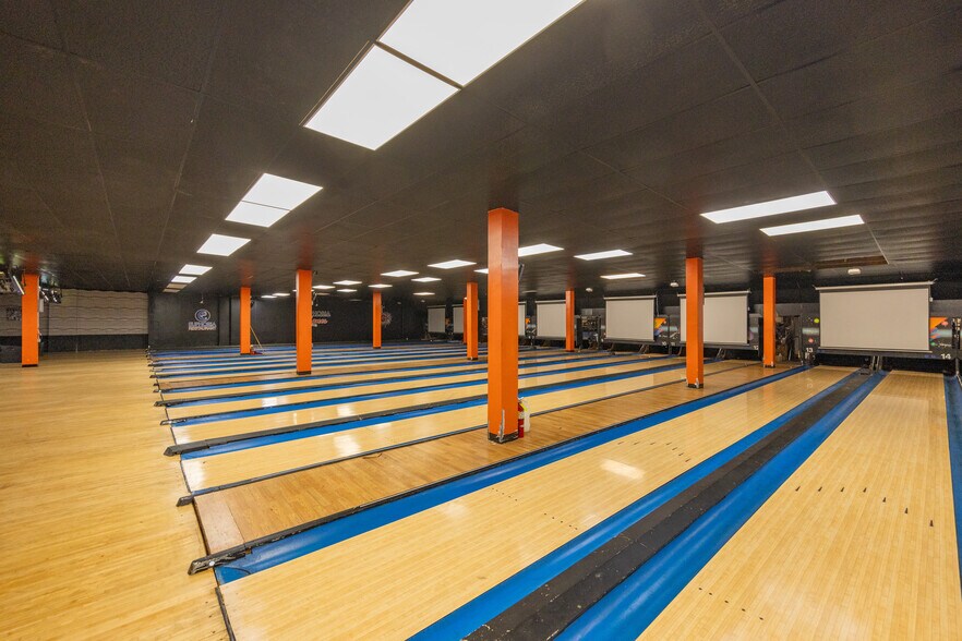 More Photos Of 1820 E 30th St, Cleveland Sports And Entertainment For Sale