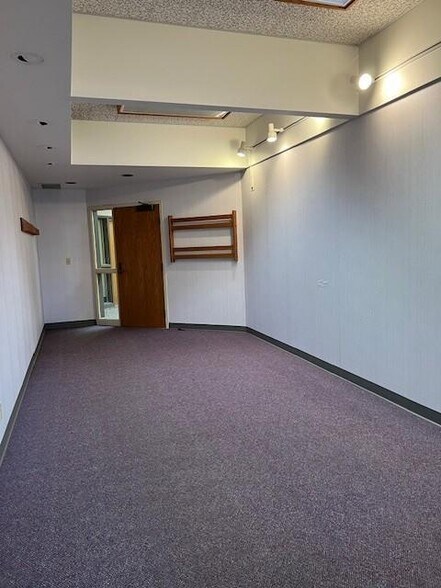 More Photos Of 1521 Northway Dr, Saint Cloud Medical For Sale