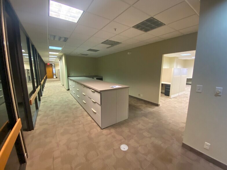 More Photos Of 400 W Tuscarawas St, Canton Office For Sale