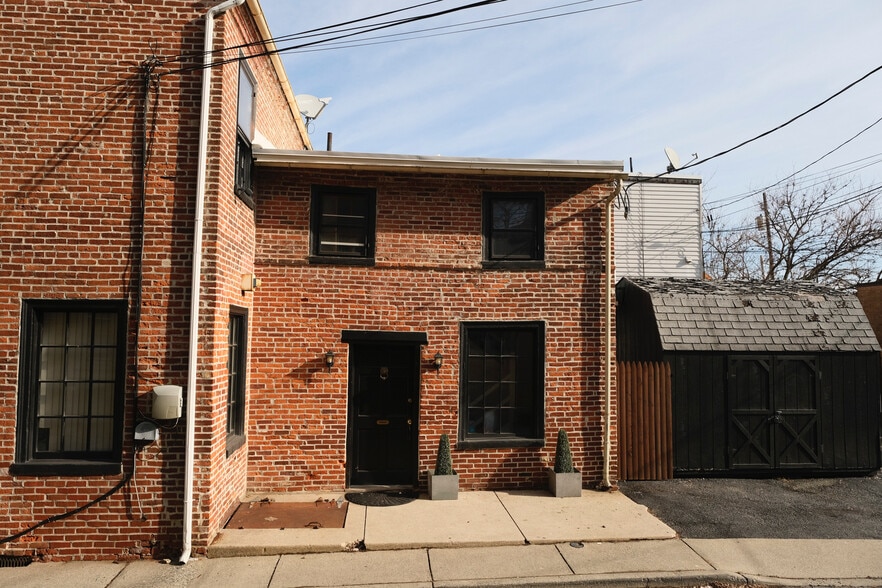 More Photos Of 924 W Walnut St, Allentown Storefront Retail Office For Sale