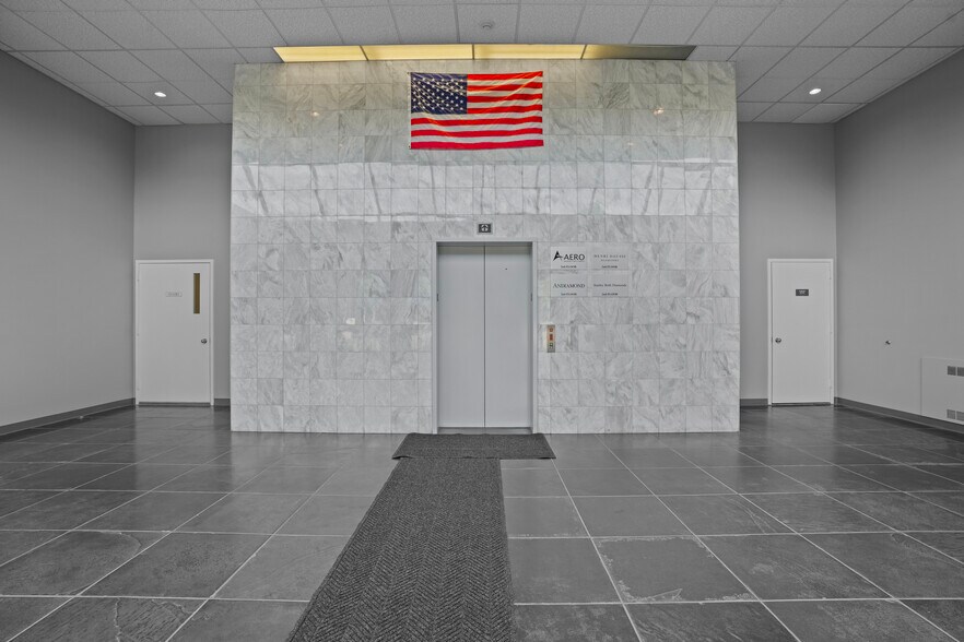 More Photos Of 130 Business Park Dr, Armonk Showroom For Lease