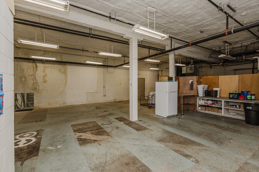 More Photos Of 724 N Main St, Newton Storefront For Sale