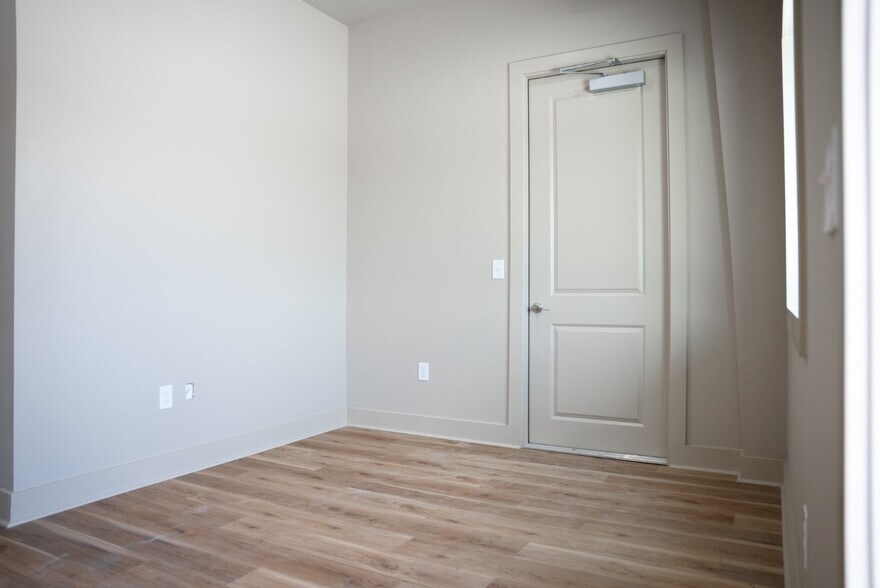 More Photos Of 8850 Industrial Pky, Beaumont Warehouse For Lease