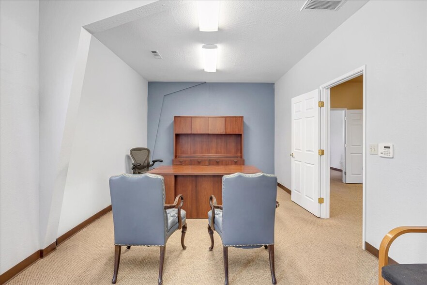 More Photos Of 22709 Twain Harte Dr, Twain Harte Office Residential For Sale