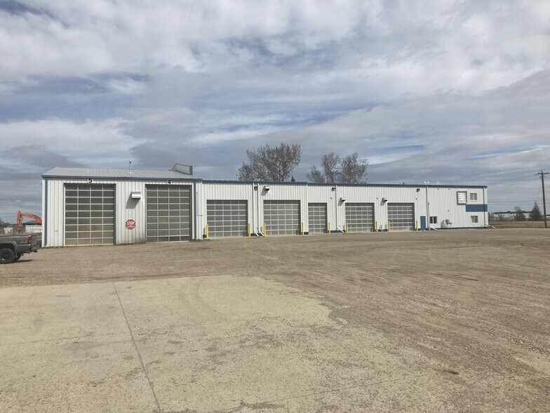 More Photos Of 253 Burnt Park Dr, Red Deer County Service For Sale