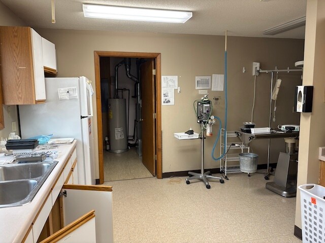 More Photos Of 631 N Pershing St, Energy Veterinarian Kennel For Sale
