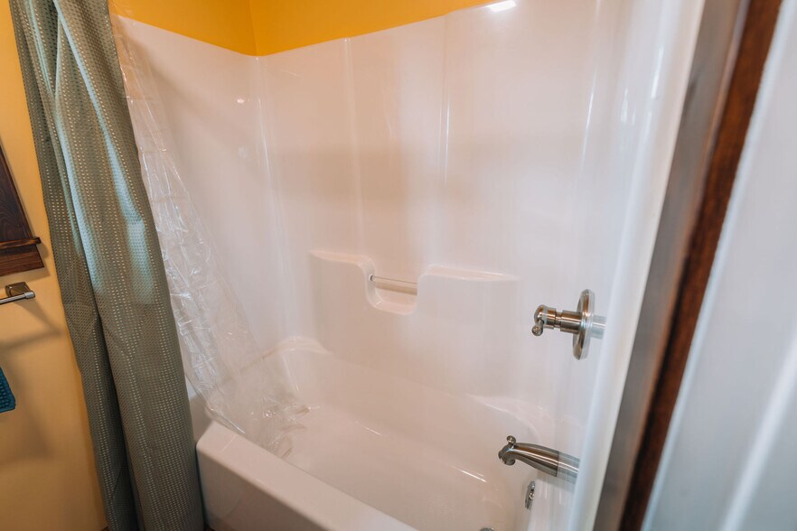 More Photos Of 250 Wood Thrush Lane, Rogers Specialty For Sale