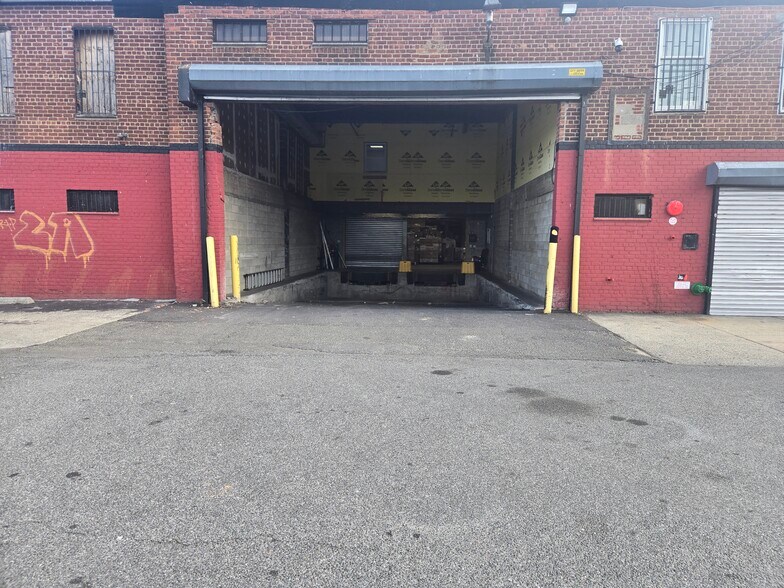 More Photos Of 2737 W 23rd St, Brooklyn Warehouse For Lease
