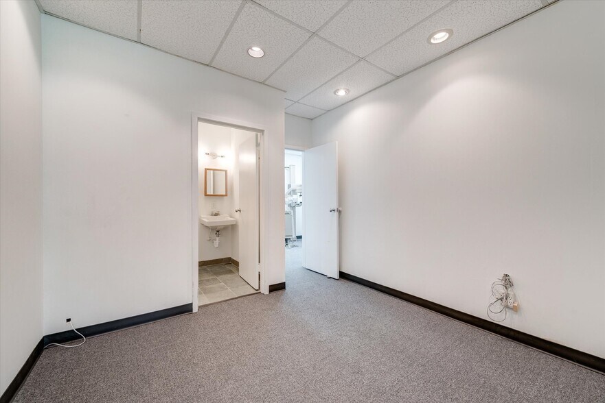 More Photos Of 2701 Osler Dr, Grand Prairie Medical For Sale