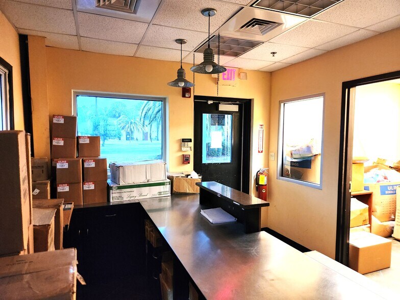 More Photos Of 153 Venture Dr, Brunswick General Retail For Sale