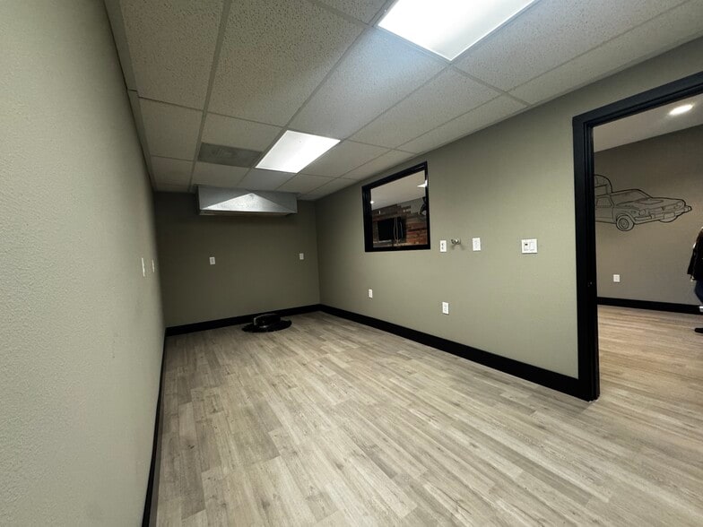 More Photos Of 2629 N Lombard St, Portland Office For Sale