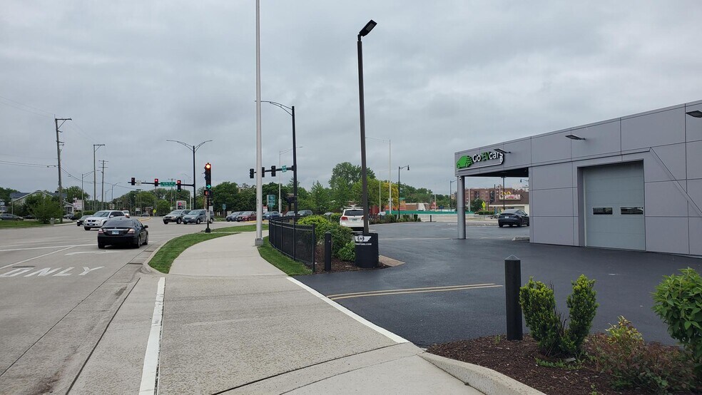 More Photos Of 1529 Rand Rd, Des Plaines Auto Dealership For Lease