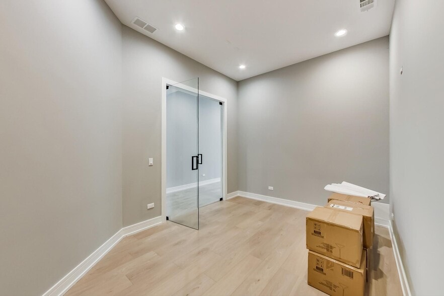 More Photos Of 1330 Western, Chicago Apartments For Sale