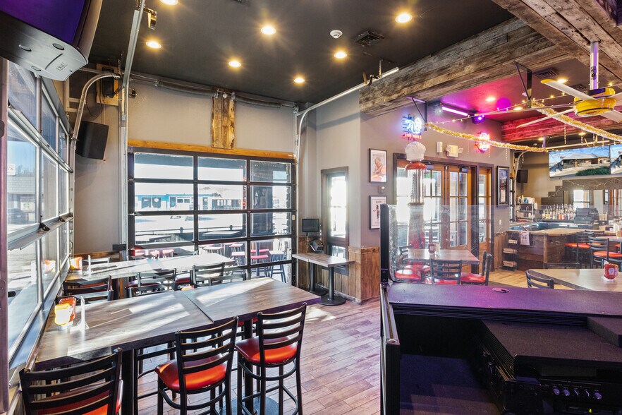 More Photos Of 1289 Bagnell Dam Blvd, Lake Ozark Restaurant For Sale