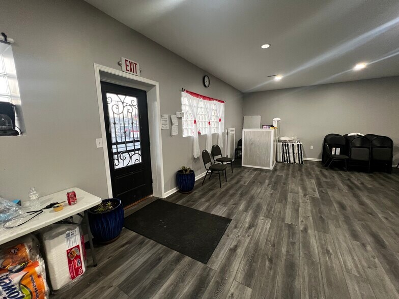 More Photos Of 1309 NW Radial Hwy, Omaha Manufacturing For Sale