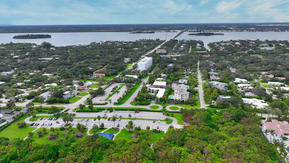 More Photos Of 1705 Ocean Dr, Vero Beach Hotel For Sale