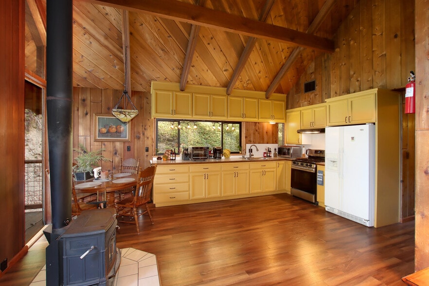 More Photos Of 16770 Redwood Lodge Rd, Los Gatos Lodge Meeting Hall For Sale