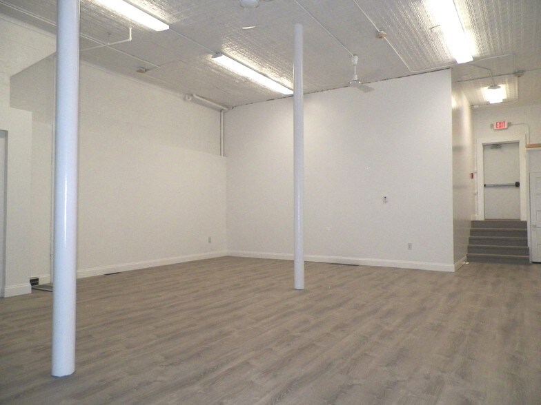 More Photos Of 1285-1293 Main St, West Warwick Storefront Retail Office For Sale