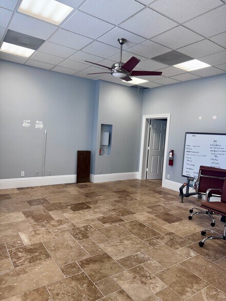 More Photos Of 1989 Trade Center Way, Naples Warehouse For Lease