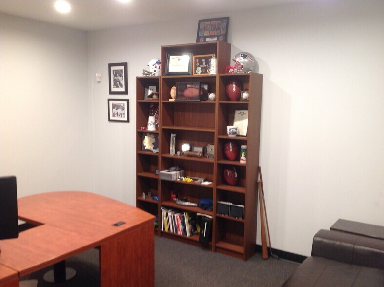 More Photos Of 4120 E Madison St, Phoenix Warehouse For Lease