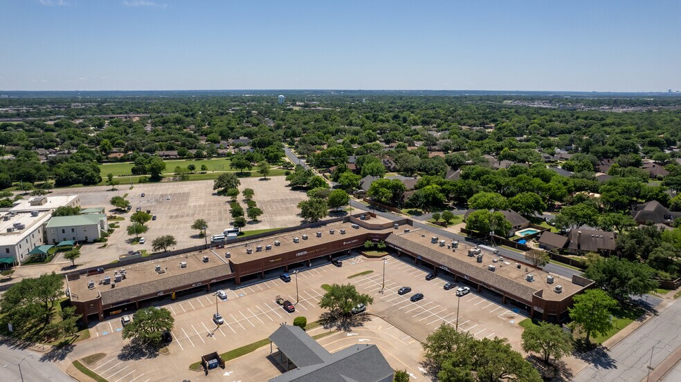 More Photos Of 109-189 W Harwood Rd, Hurst Unknown For Lease