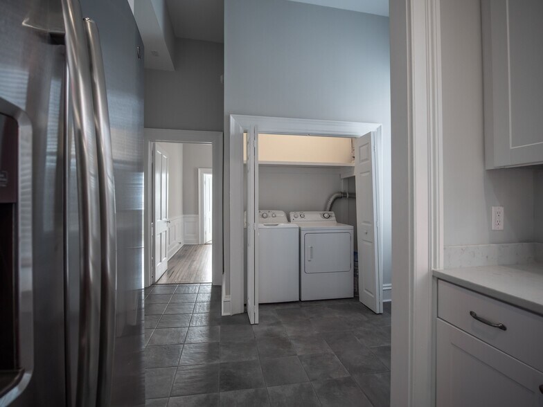 More Photos Of 112 Rutledge Ave, Charleston Office Residential For Sale