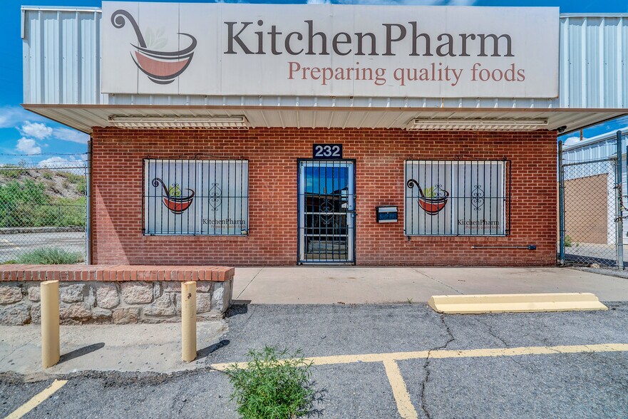 More Photos Of 232 Torres St, El Paso Storefront Retail Office For Lease