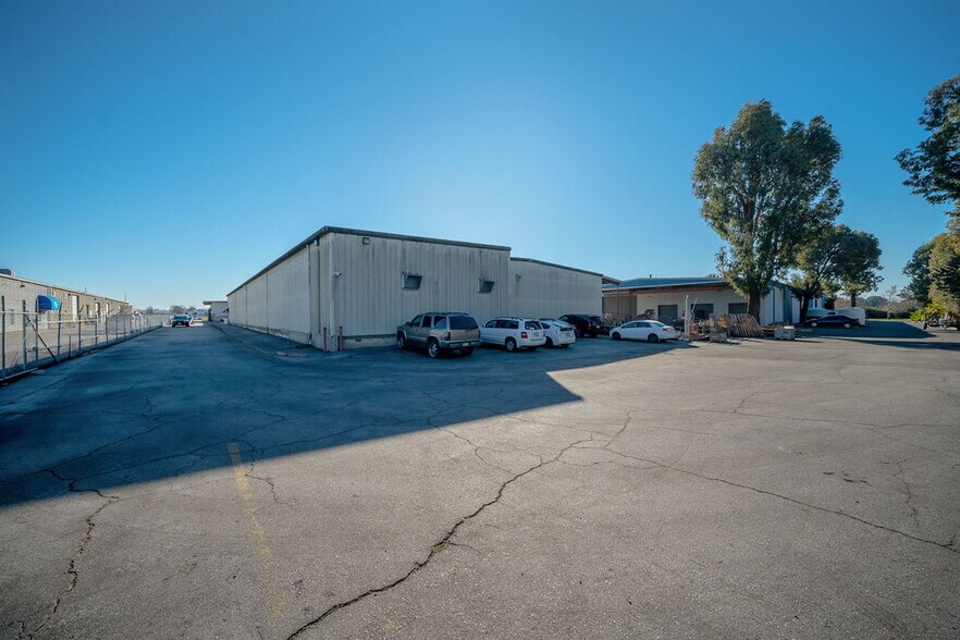 More Photos Of 1625 Commerce Way, Paso Robles Manufacturing For Lease