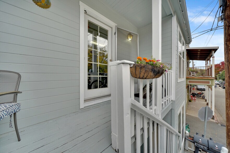 More Photos Of 36 Main St, Sutter Creek Restaurant For Sale