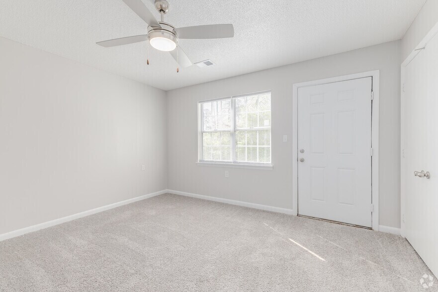 More Photos Of 1004 Appamattox Ct, Fayetteville Apartments For Sale