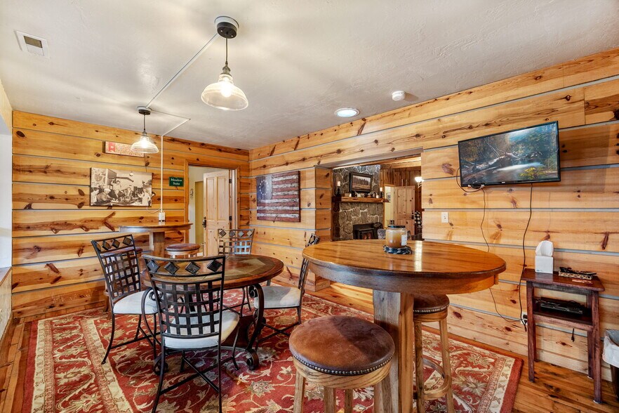 More Photos Of 140 Main St, Greer Specialty For Sale