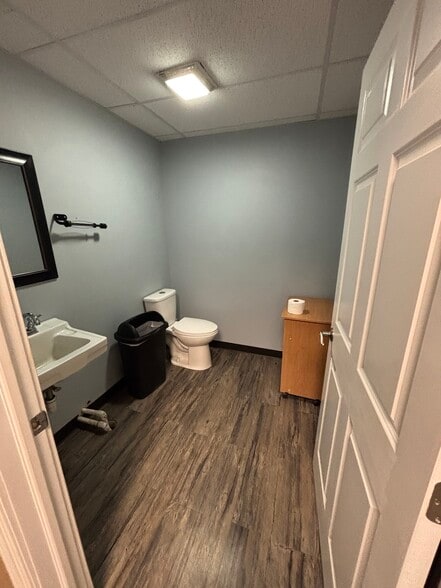 More Photos Of 4155 Gibson Dr, Tipp City Manufacturing For Lease