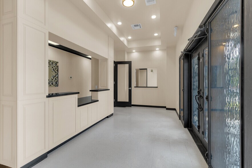 More Photos Of 1125 Cypress Station Dr, Houston Medical For Lease