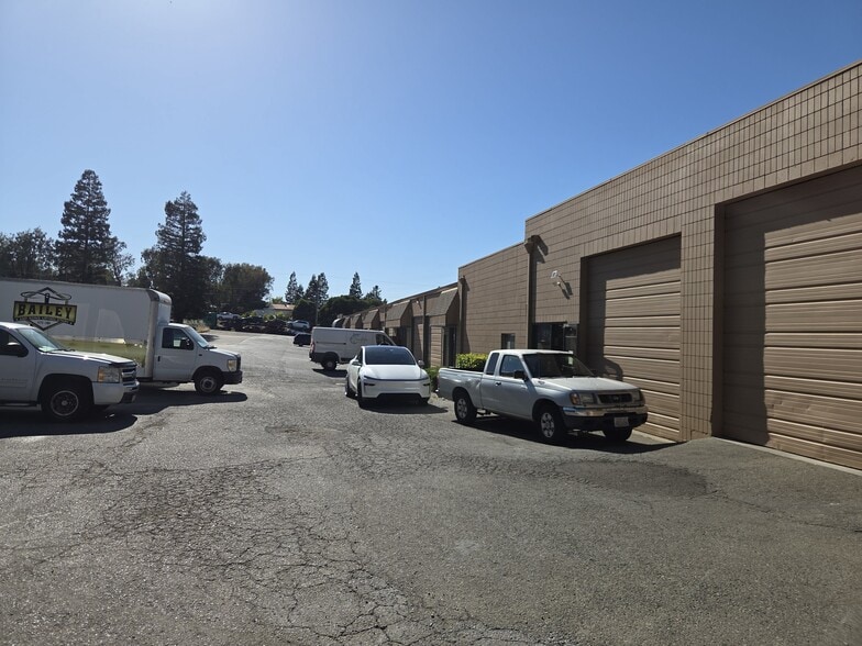 More Photos Of 895 Howe Rd, Martinez Manufacturing For Sale