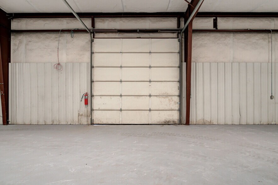 More Photos Of 412 Glade Ave, Oklahoma City Manufacturing For Lease