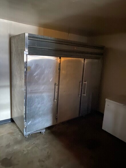 More Photos Of 2821 E White Star Ave, Anaheim Warehouse For Lease